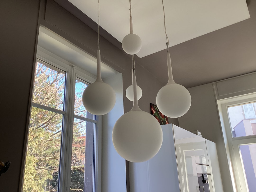 Photo Nordic minimalist chandelier