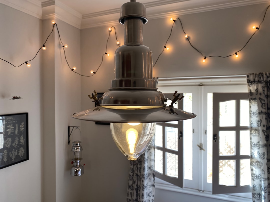 Photo Nordic minimalist chandelier